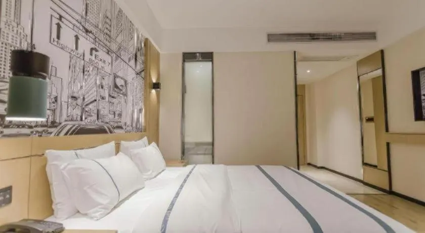 Bed in City Comfort Inn Foshan Shishan Square
