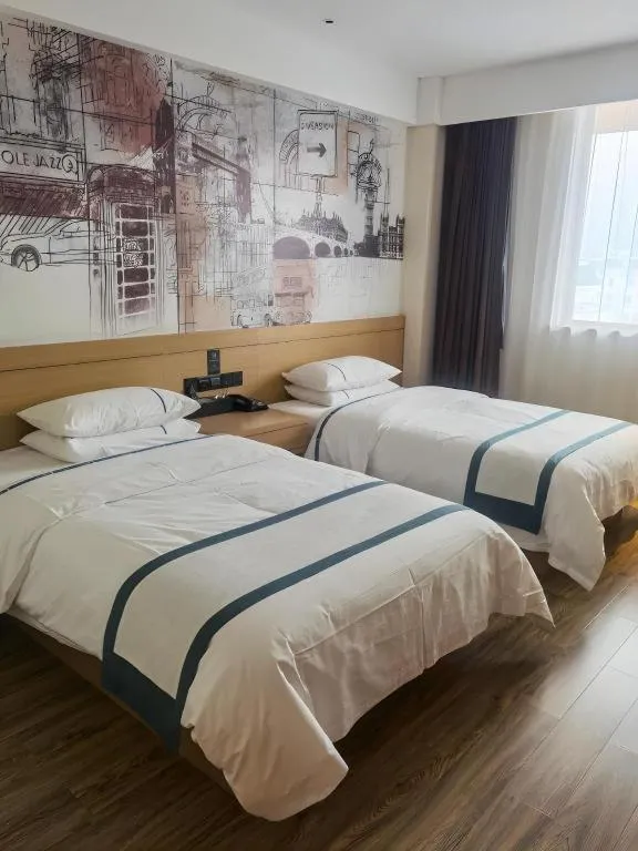 Bed in City Comfort Inn Shiyan Wudang Mountain