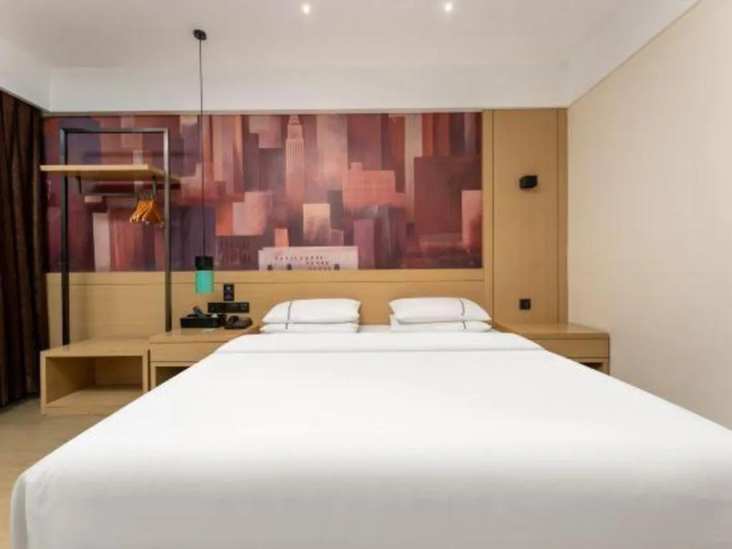 Bed in City Comfort Inn Shiyan Wudang Mountain