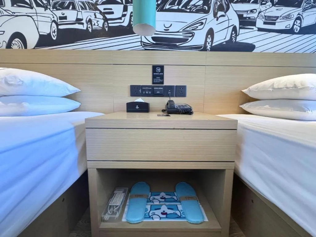 Bed in City Comfort Inn Shiyan Wudang Mountain