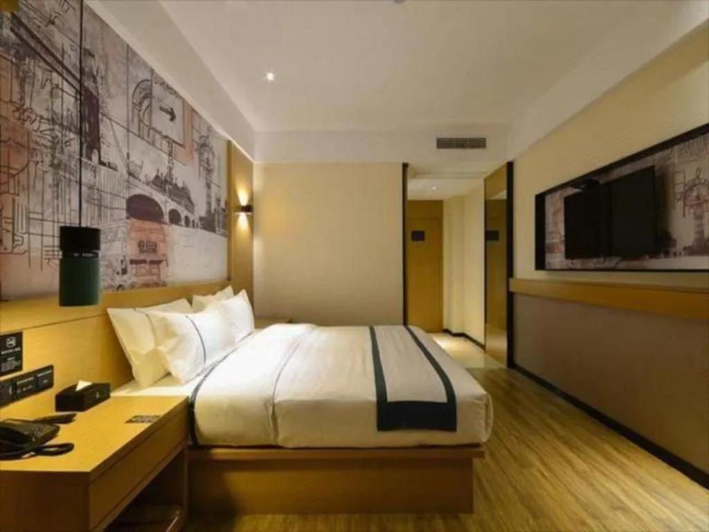 Bed in City Comfort Inn Shiyan Wudang Mountain