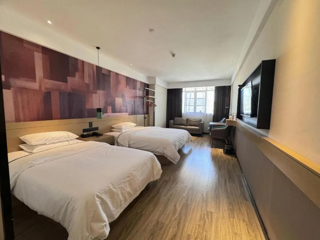 Bed in City Comfort Inn Shiyan Wudang Mountain