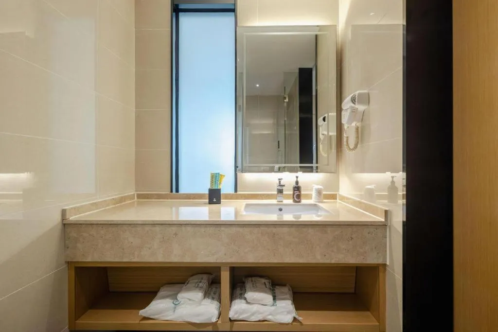 City Comfort Inn Wuzhou High-speed Railway Station Canghai Lake Park