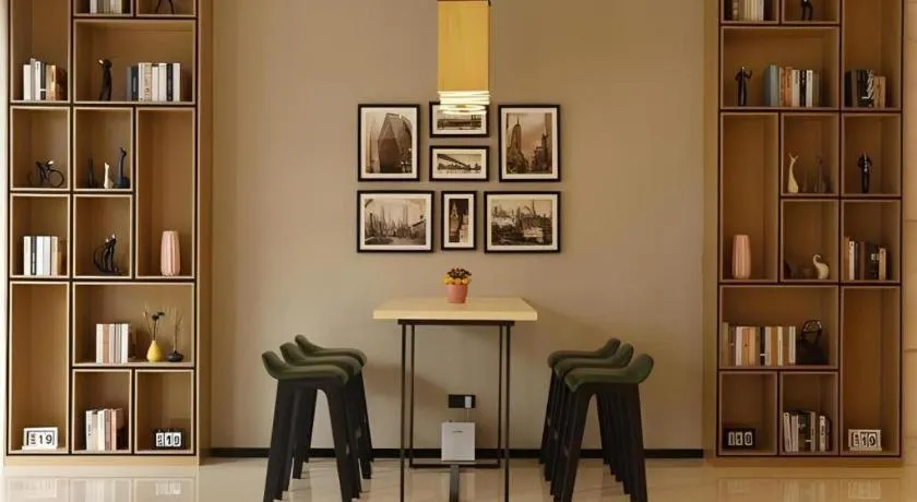 City Comfort Inn Wuzhou High-speed Railway Station Canghai Lake Park