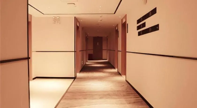 City Comfort Inn Wuzhou High-speed Railway Station Canghai Lake Park