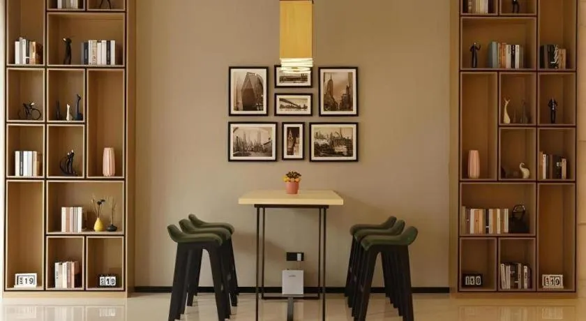 City Comfort Inn Wuzhou High-speed Railway Station Canghai Lake Park