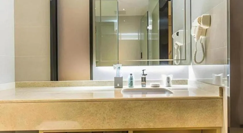 City Comfort Inn Wuzhou High-speed Railway Station Canghai Lake Park