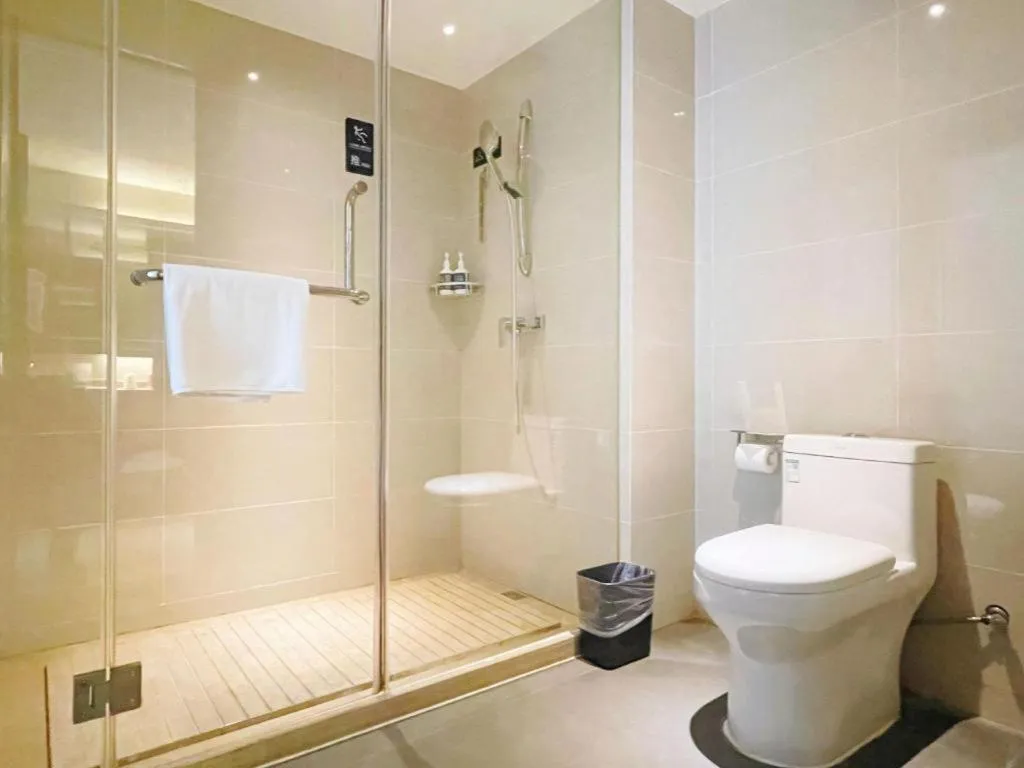 City Comfort Inn Wuzhou High-speed Railway Station Canghai Lake Park