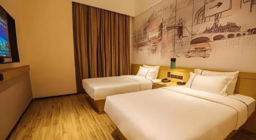 Bed in City Comfort Inn Yangjiang High-tech Zone Pinggang