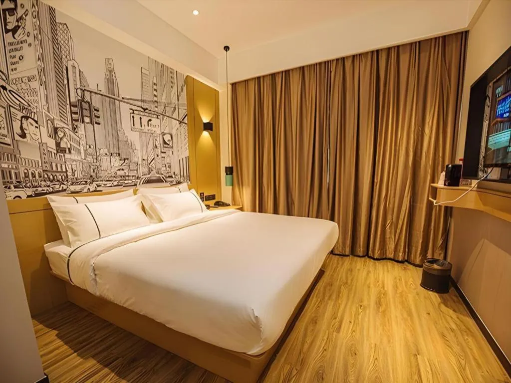 Bed in City Comfort Inn Yangjiang High-tech Zone Pinggang