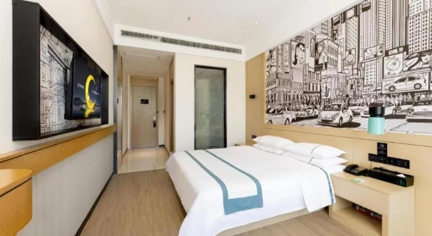 Bed in City Comfort Inn Chengdu Transportation Technical College Traditional Chinese Medicine