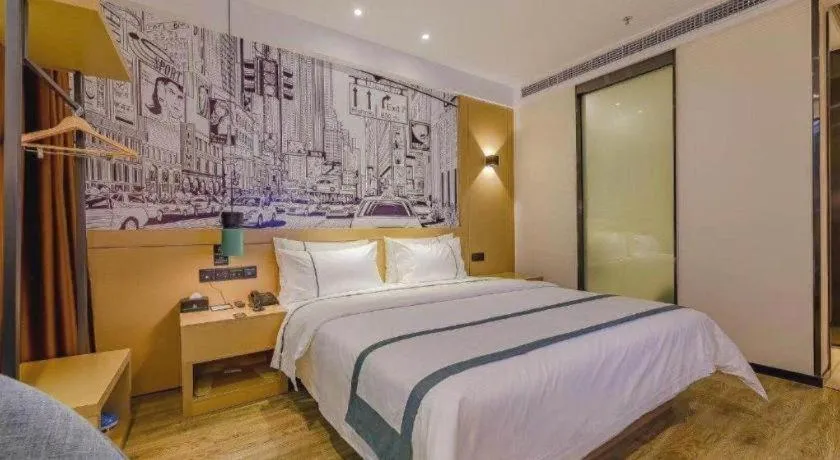 Bed in City Comfort Inn Chengdu Transportation Technical College Traditional Chinese Medicine