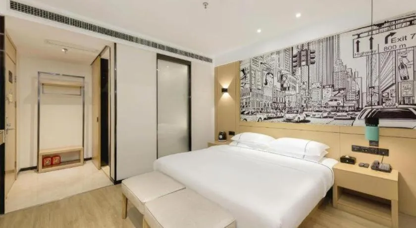 Bed in City Comfort Inn Chengdu Transportation Technical College Traditional Chinese Medicine