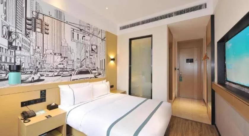 Bed in City Comfort Inn Chengdu Transportation Technical College Traditional Chinese Medicine