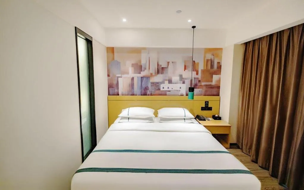 Bed in City Comfort Inn Dali High-speed Railway Station Erhai Park