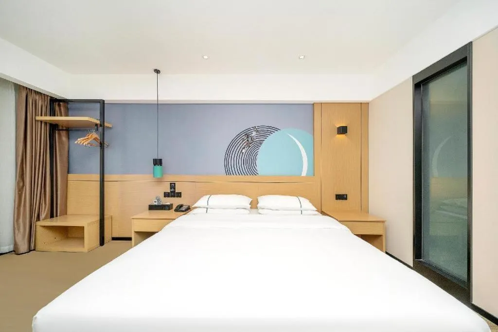 Bed in City Comfort Inn Dali High-speed Railway Station Erhai Park