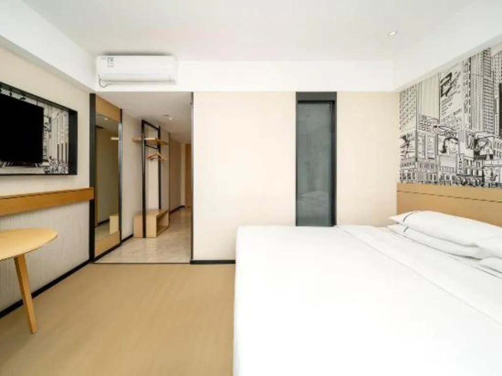 Bed in City Comfort Inn Dali High-speed Railway Station Erhai Park