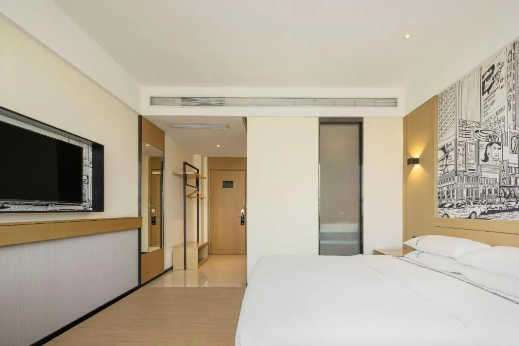 Bed in City Comfort Inn Chengdu Wenjiang Zhujiang Square Guanghua Park Metro Station