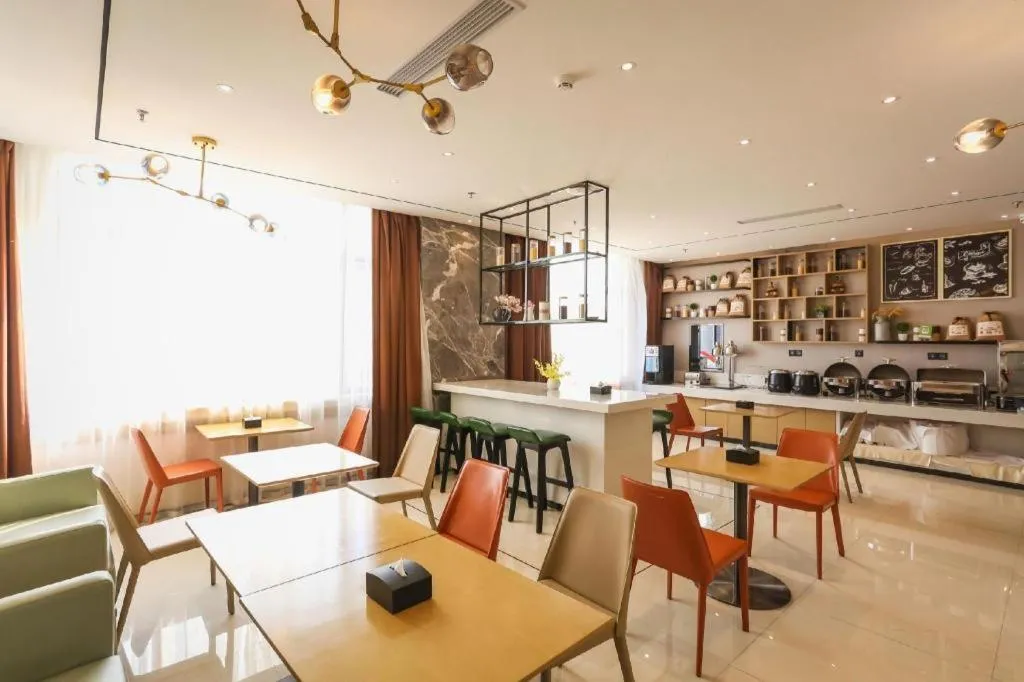 City Comfort Inn Chengdu Wenjiang Zhujiang Square Guanghua Park Metro Station