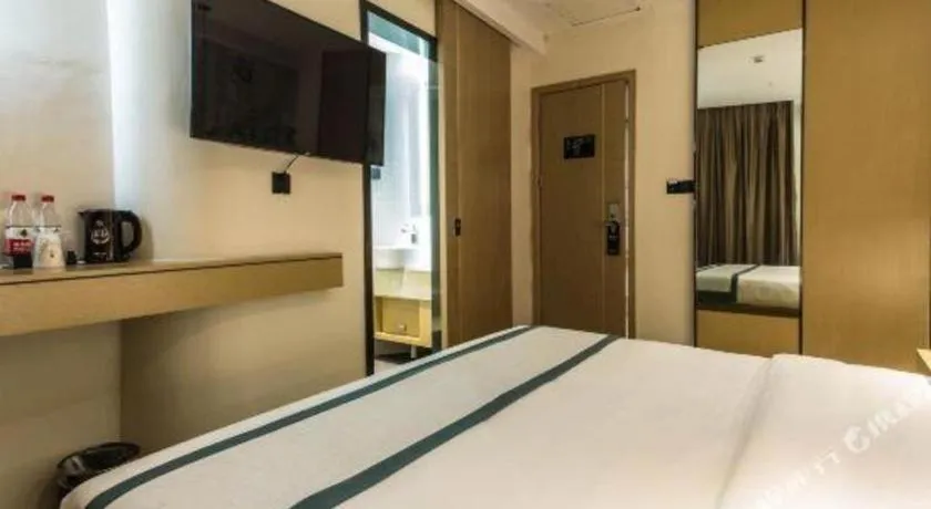 Bed in City Comfort Inn Liuzhou Liucheng