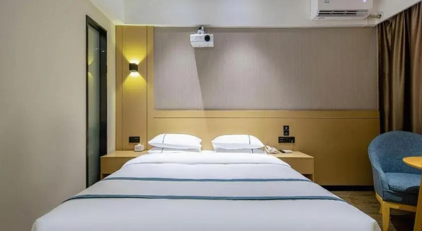 Bed in City Comfort Inn Liuzhou Longtan Park Ma'anshan Baiyun