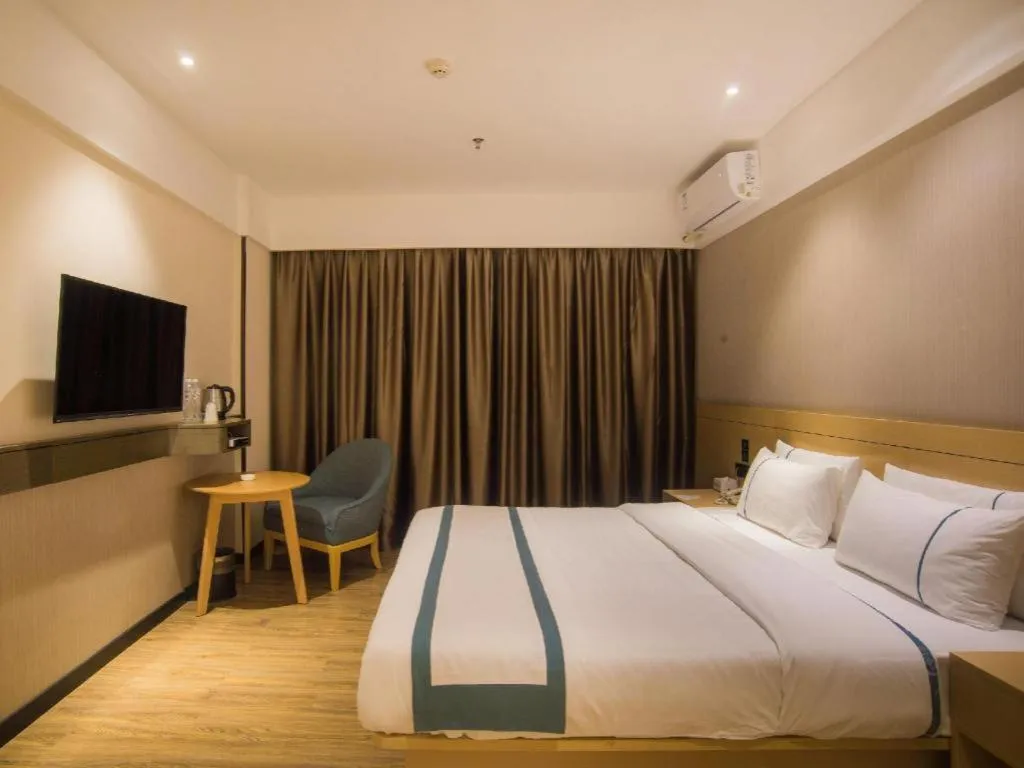 Bed in City Comfort Inn Liuzhou Longtan Park Ma'anshan Baiyun