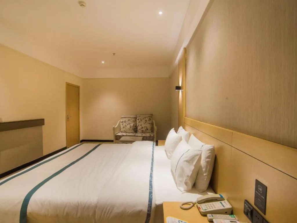 Bed in City Comfort Inn Liuzhou Longtan Park Ma'anshan Baiyun