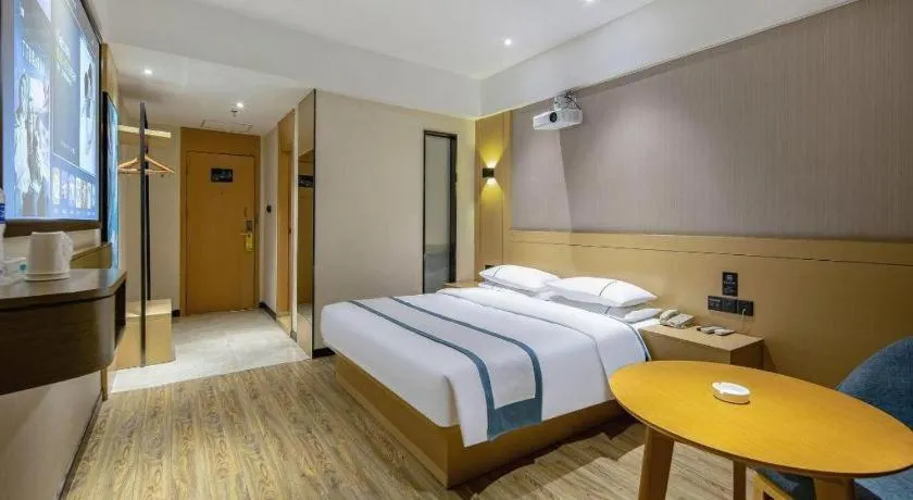 Bed in City Comfort Inn Liuzhou Longtan Park Ma'anshan Baiyun