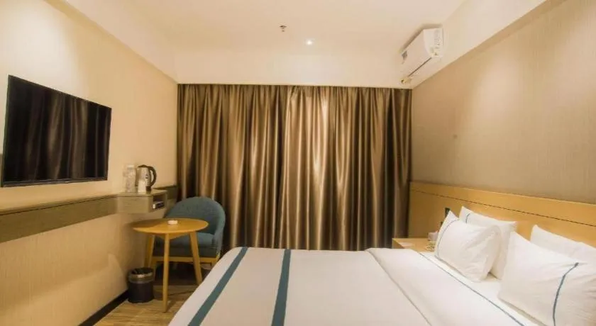 Bed in City Comfort Inn Liuzhou Longtan Park Ma'anshan Baiyun