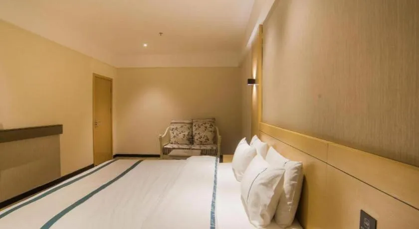 Bed in City Comfort Inn Liuzhou Longtan Park Ma'anshan Baiyun