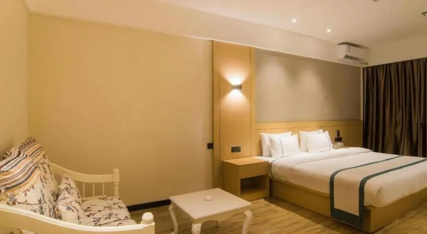 Bed in City Comfort Inn Liuzhou Longtan Park Ma'anshan Baiyun