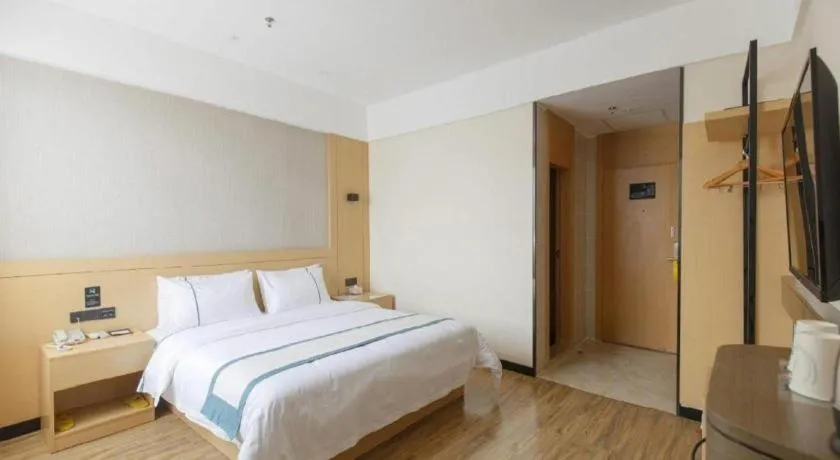 Bed in City Comfort Inn Liuzhou Longtan Park Ma'anshan Baiyun