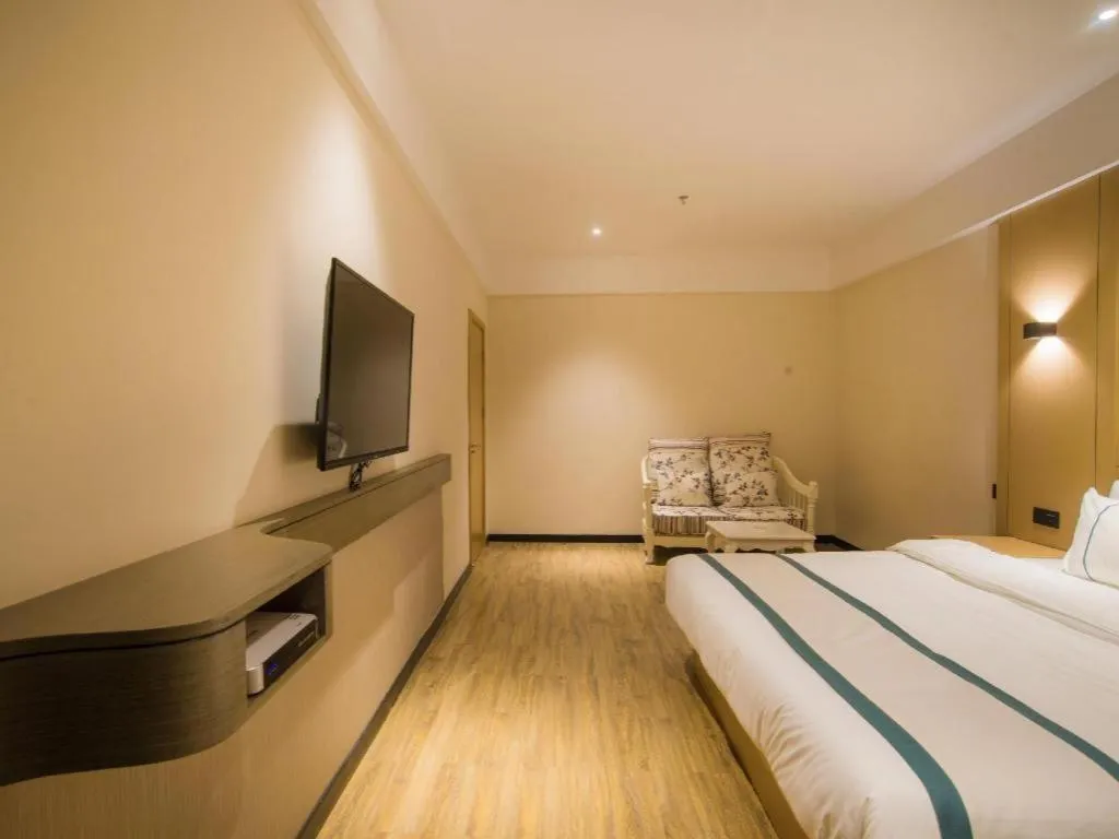 Bed in City Comfort Inn Liuzhou Longtan Park Ma'anshan Baiyun