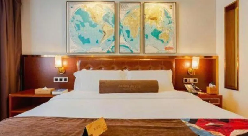 Bed in James Joyce Coffetel Guilin Railway Station Xiangbi Mountain Liangjiang Sihu Wharf