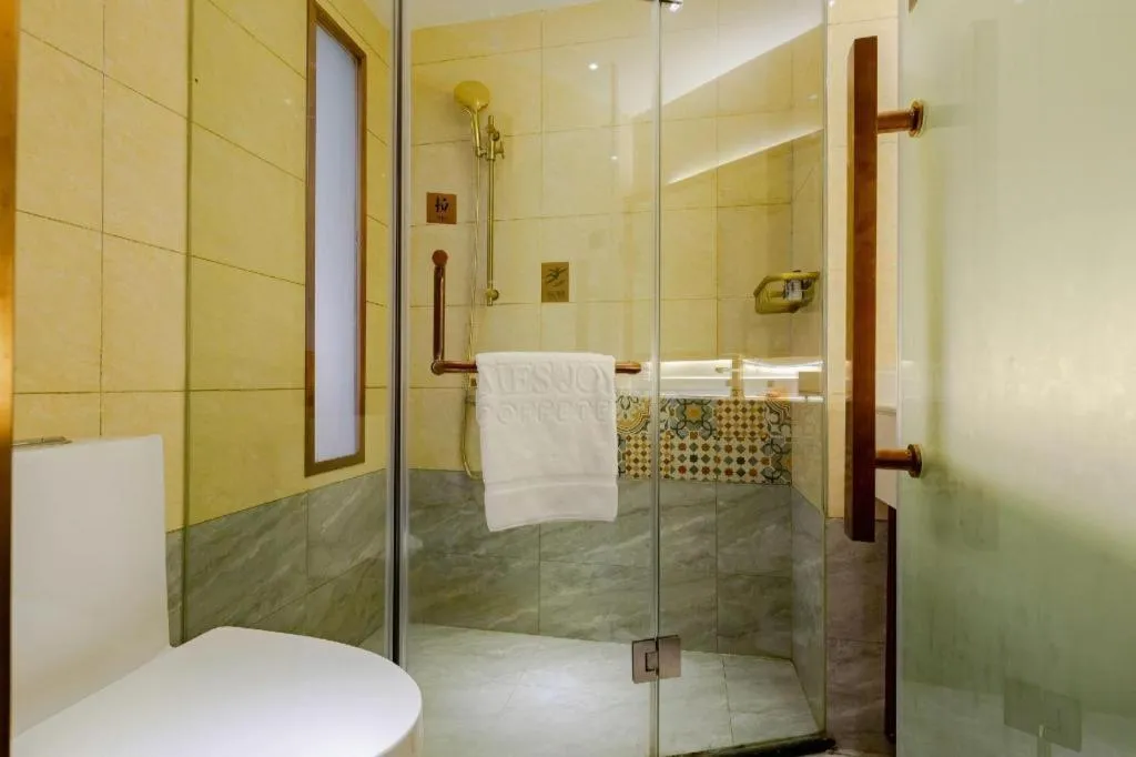 James Joyce Coffetel Guilin Railway Station Xiangbi Mountain Liangjiang Sihu Wharf