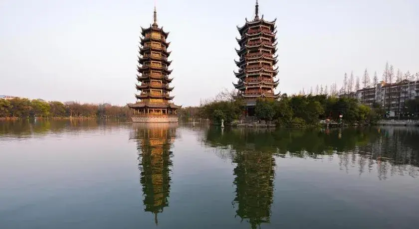 James Joyce Coffetel Guilin Railway Station Xiangbi Mountain Liangjiang Sihu Wharf James Joyce Coffetel Guilin Railway Station Xiangbi Mountain Liangjiang Sihu Wharf