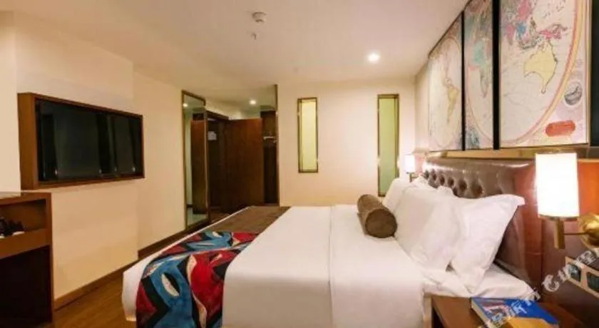 Bed in James Joyce Coffetel Guilin Railway Station Xiangbi Mountain Liangjiang Sihu Wharf