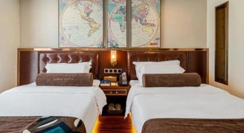 Bed in James Joyce Coffetel Guilin Railway Station Xiangbi Mountain Liangjiang Sihu Wharf