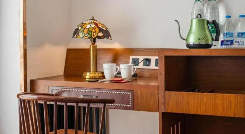 James Joyce Coffetel Guilin Railway Station Xiangbi Mountain Liangjiang Sihu Wharf James Joyce Coffetel Guilin Railway Station Xiangbi Mountain Liangjiang Sihu Wharf