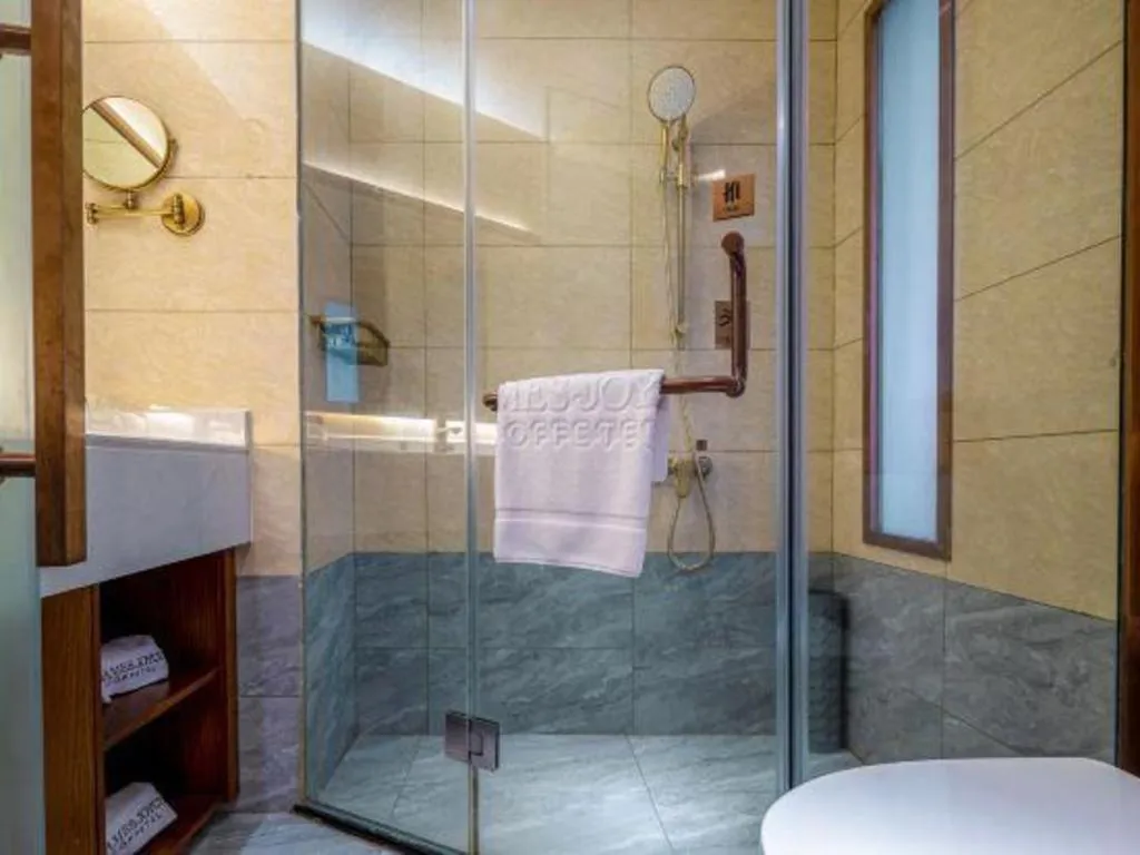 James Joyce Coffetel Guilin Railway Station Xiangbi Mountain Liangjiang Sihu Wharf