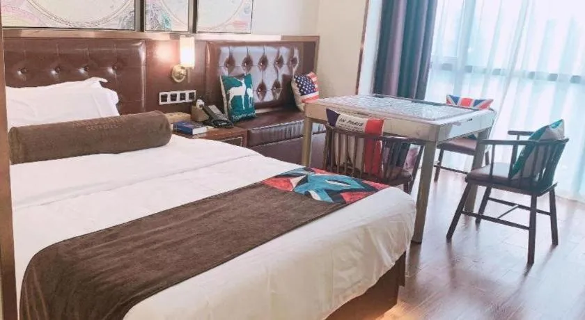 Bed in James Joyce Coffetel Guilin Railway Station Xiangbi Mountain Liangjiang Sihu Wharf