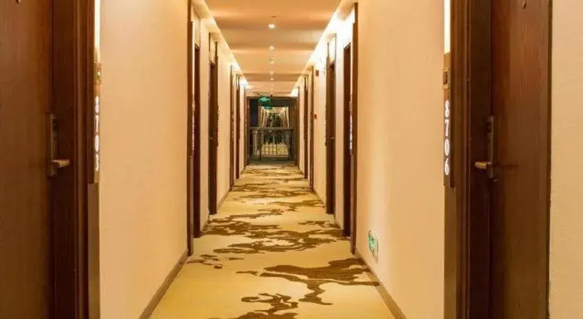 James Joyce Coffetel Guilin Railway Station Xiangbi Mountain Liangjiang Sihu Wharf James Joyce Coffetel Guilin Railway Station Xiangbi Mountain Liangjiang Sihu Wharf