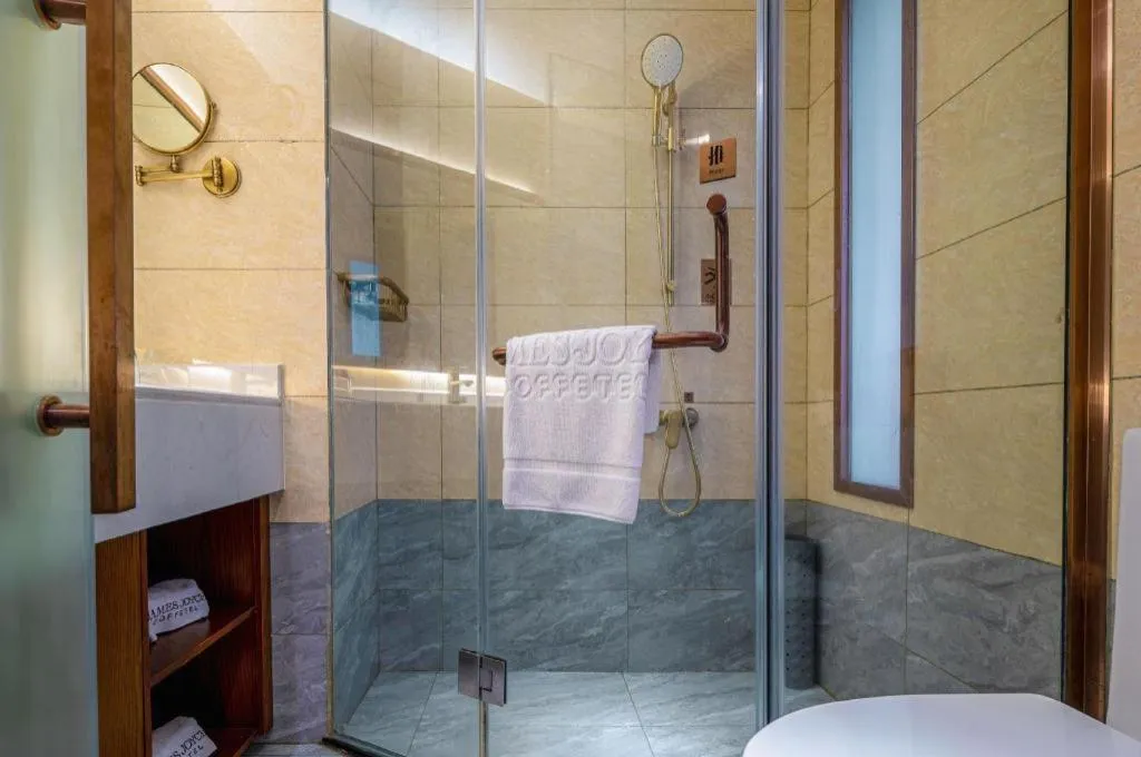 James Joyce Coffetel Guilin Railway Station Xiangbi Mountain Liangjiang Sihu Wharf