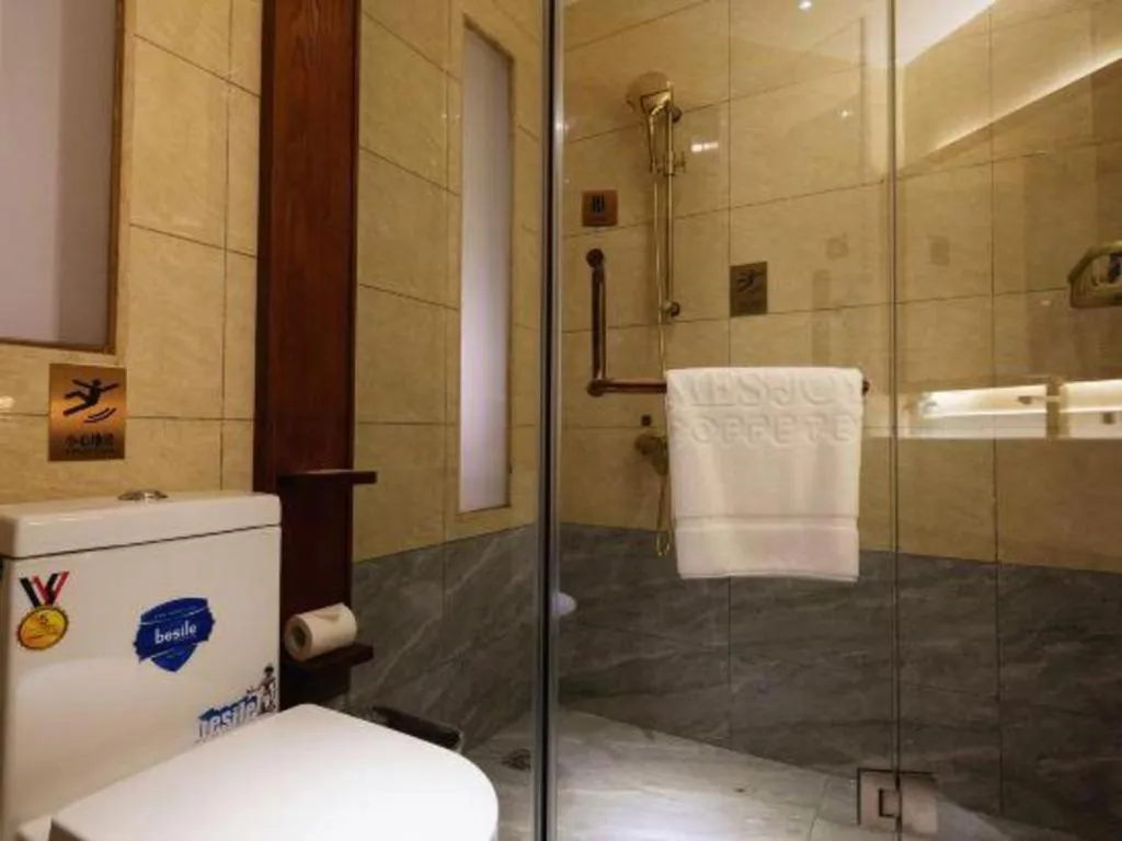 James Joyce Coffetel Guilin Railway Station Xiangbi Mountain Liangjiang Sihu Wharf