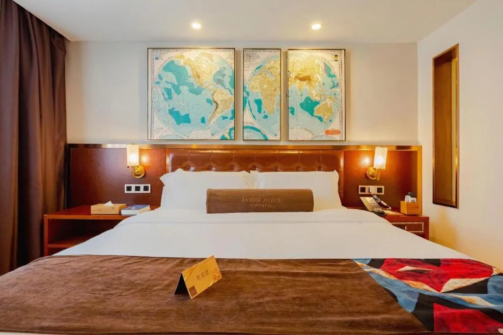 Bed in James Joyce Coffetel Guilin Railway Station Xiangbi Mountain Liangjiang Sihu Wharf