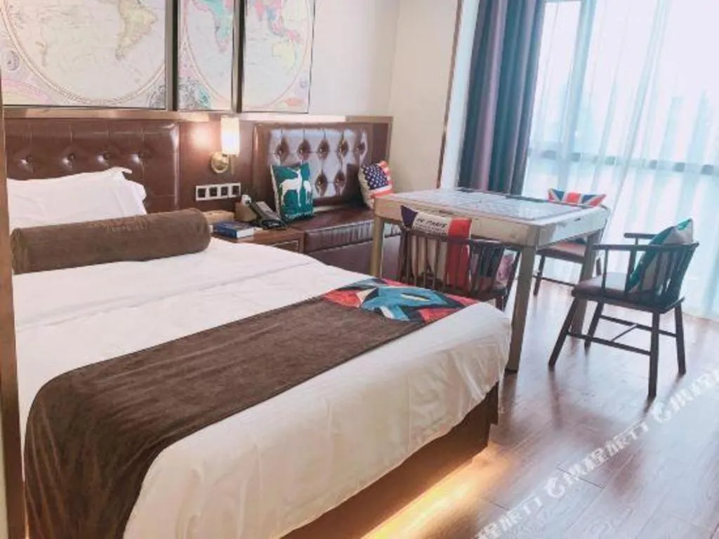 Bed in James Joyce Coffetel Guilin Railway Station Xiangbi Mountain Liangjiang Sihu Wharf