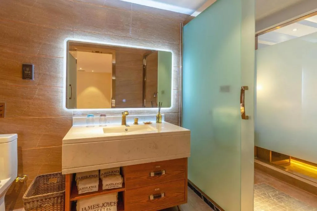 James Joyce Coffetel Kunming Railway Station Huancheng Nan Road Metro Station