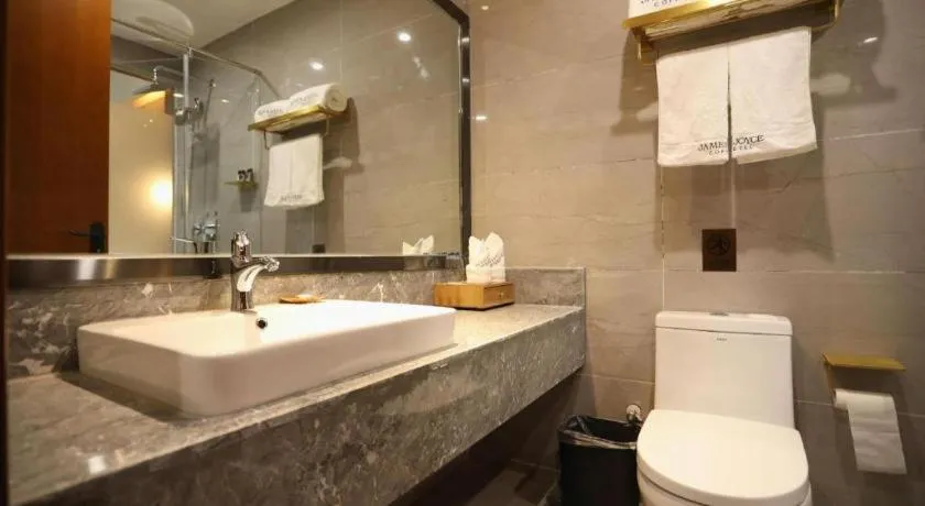 James Joyce Coffetel Xinyang Municipal Government Railway Station