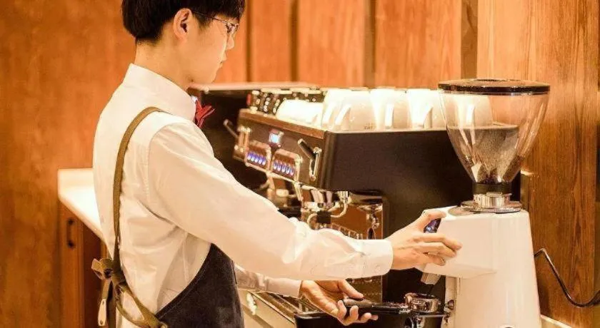 James Joyce Coffetel Xinyang Municipal Government Railway Station