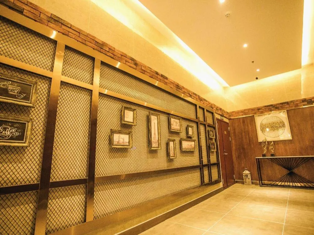 James Joyce Coffetel Xinyang Municipal Government Railway Station